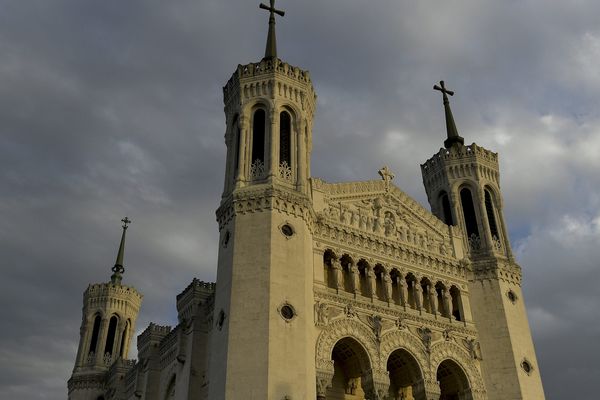 La commission Sauvé demande à l'église de puiser dans son patrimoine pour financer les indemnisations des victimes de pédophilie