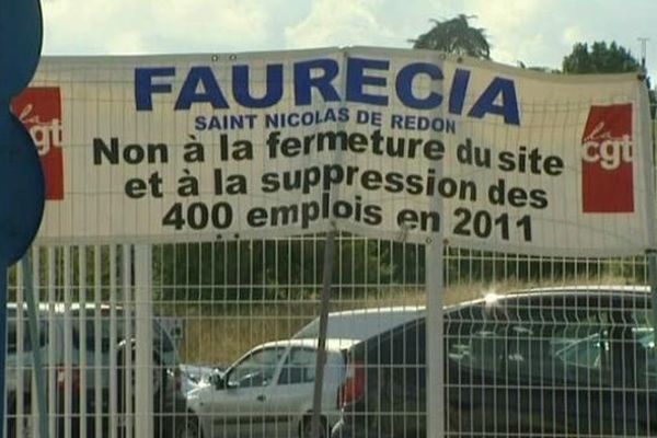 Devant le site de Faurecia en 2011