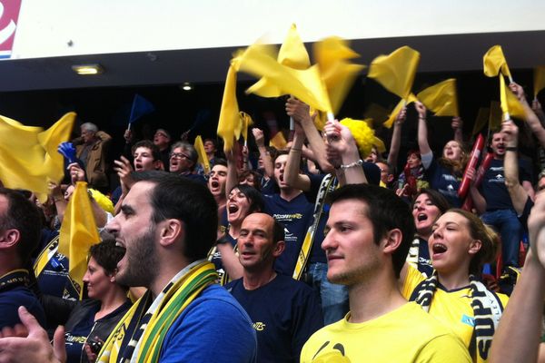 La défaite pour Nantes malgré la présence de nombreux supporters à Paris pour cette finale de coupe de France.