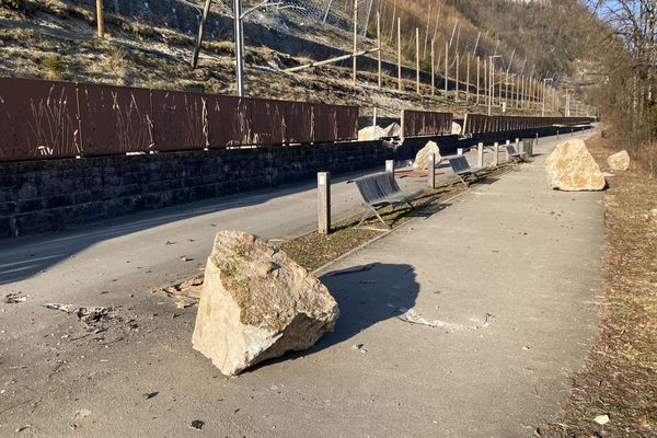 Cette promenade est fréquenté par 3500 personnes chaque week-end. Heureusement, l'éboulement a eu lieu à 1h du matin et n'a fait aucun victime