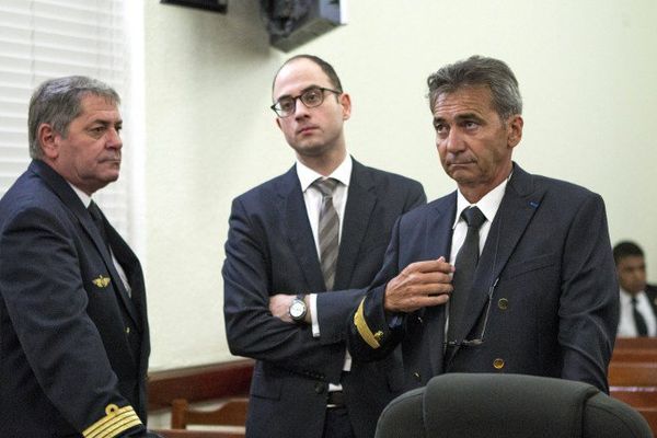 Bruno Odos et Pascal Fauret lors de leur première comparution devant la justice dominicaine et avant leur exfiltration par un commando d'amis francais.Depuis, ils sont retournés en prison en France.    