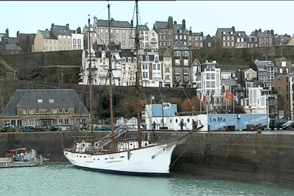 Le Marité, dernier Terre-neuvier français, se refait actuellement une beauté à son port d'attache, Granville