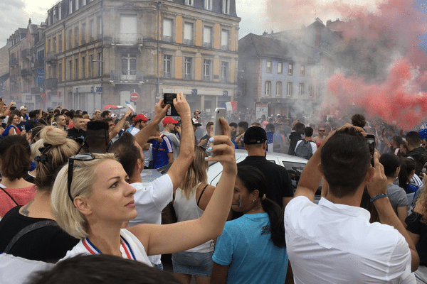 La liesse après la victoire de la France ce soir à Belfort