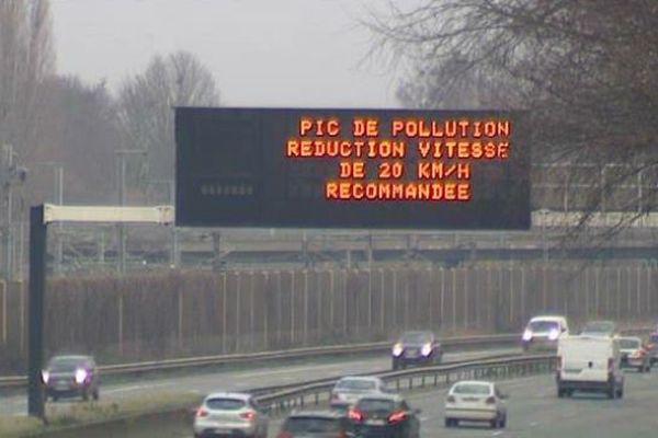 Les automobilistes sont invités à ralentir ce mercredi sur les routes.