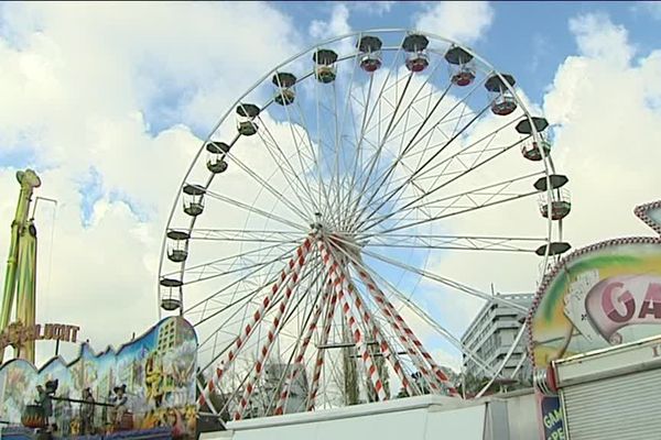 15 ans après son départ, la grand roue de la foire comtoise fait son retour à Besançon. 