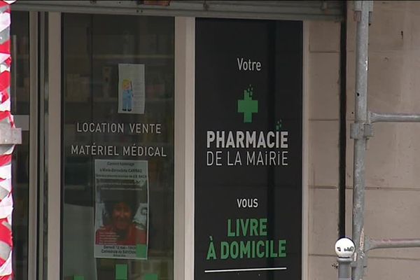 C'est dans cette officine du centre-ville d'Anglet que travaillaient le pharmacien et son épouse. 