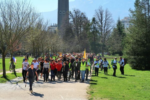 Les "gilets jaunes" se réuniront à 13h au parc Paul-Mistral.