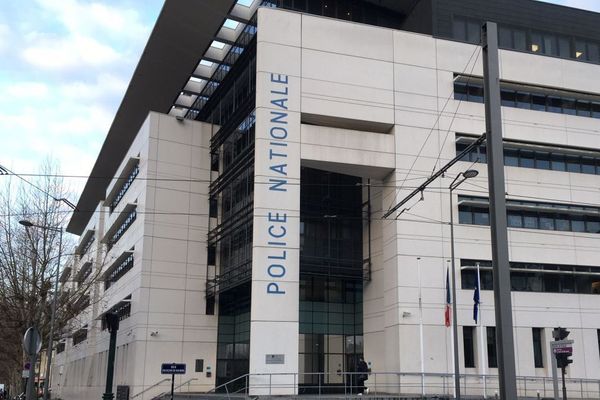 L'hôtel de police de Bordeaux.