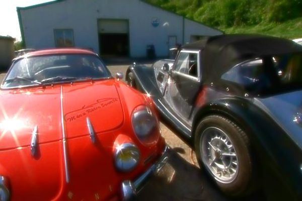 La restauration d'Alpine est une des spécialités de ce garage près de Dieppe