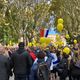 Des centaines de ballons ont été lâchés place du Salin à Toulouse lors d'un rassemblement organisé par le CRIF Toulouse- Occitanie, ce dimanche 6 octobre 2024, en hommage aux victimes du massacre du 7 octobre 2023 intervenu en Israël. Les participants ont également demandé la libération des otages dont deux franco-israéliens.