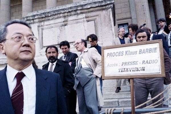 Devant la cour d'Assises de Lyon, en 1987