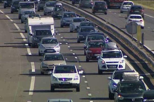 Le trafic est dense au niveau du péage de Gerzat ce matin. 