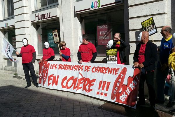 Manifestation des buralistes charentais à Angoulême (16)