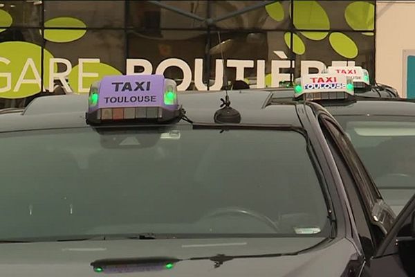 Les chauffeurs de taxis envisagent des actions pour se faire entendre. 