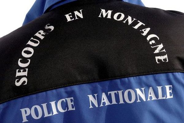 Les CRS de la Bolquere se préparent à intervenir en cas d'avalanche dans les Pyrénées-Orientales.