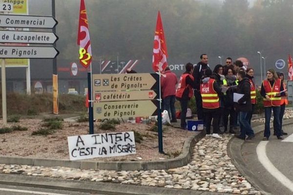 Les salariés de l'Intermarché de Moissac (82) sont en grève.