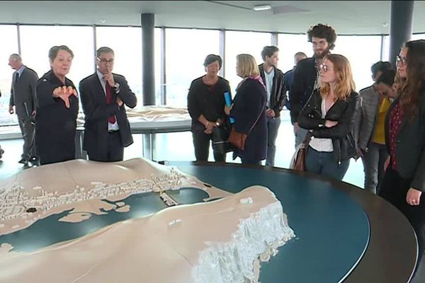 Les internes en médecine ont visité le musée des pêcheries avec madame le Maire