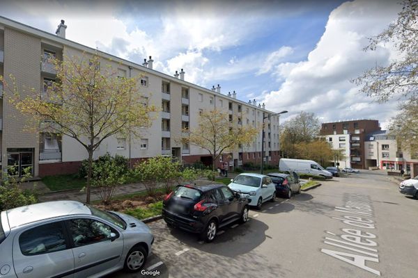 Blessé par balle au mollet, l'homme se trouvait dans la rue au niveau du 8 allée de Maurepas dans le nord de Rennes