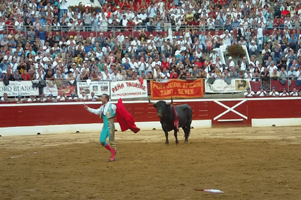 Rafael Rubio "Rafaelillo" est le 4ème torero à sortir en triomphe à la feria de la Madeleine, après Manzanares, Fandiño et Diego Urdiales