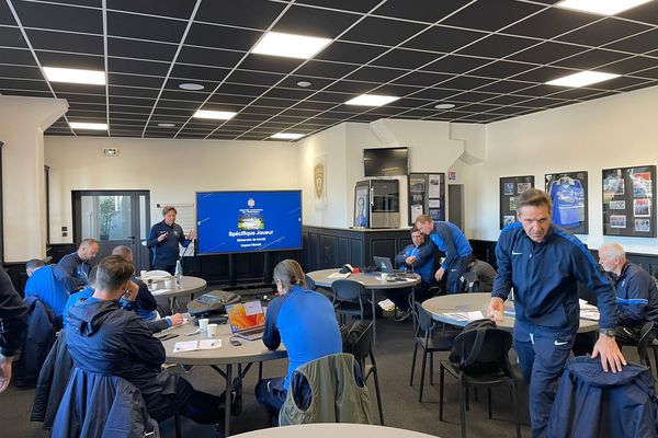 Le brevet d'entraîneur professionnel de football (BEPF) est organisé par la fédération française de football.