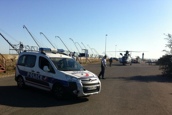 L'hélicoptère des secours s'est posé sur la jetée Est du Port de Saint-Nazaire