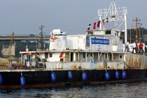 En 2007, la Calypso arrive à Concarneau pour être restaurée