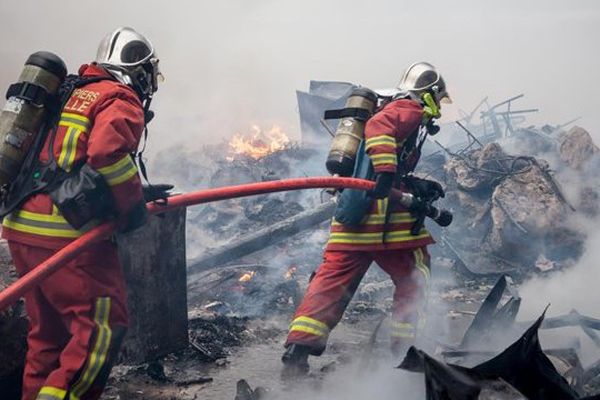 L'incendie s'est déclaré ce matin, dimanche 20 novembre 