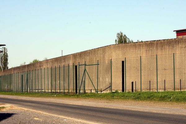 La prison de Latin, où le corps du suspect a été retrouvé. 