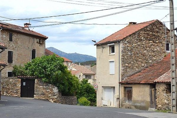 Le village de Saint-Etienne-d'Albagnan fait partie de la Communauté de communes "Orb et Jaur".