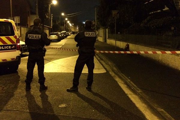 La rue Erasme avait été fermée le temps de l'intervention du Raid