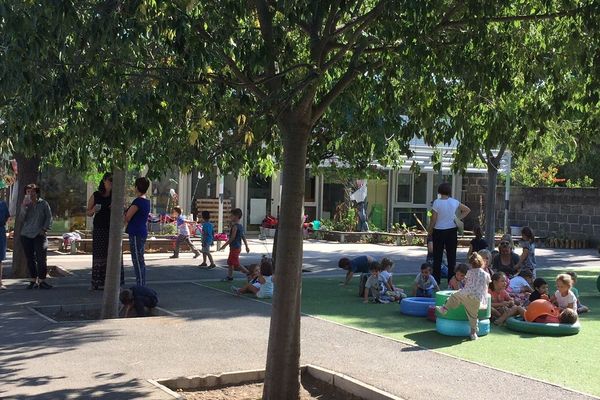 La cour de l'école maternelle de Cournonterral - septembre 2018