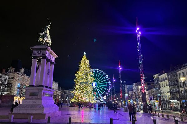 Le sapin de Noël de Clermont-Ferrand va être transformé en ruches.