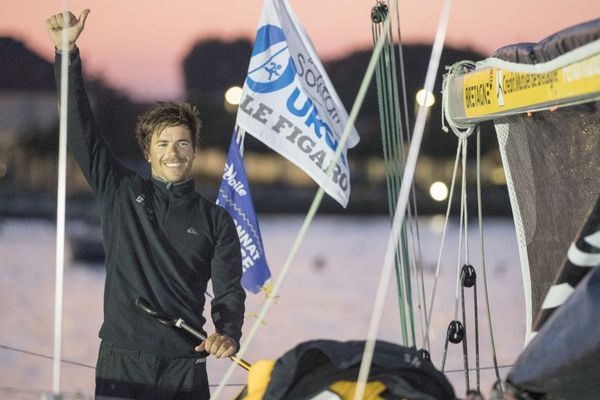 Sébastien Simon (Bretagne CMB Performance) remporte la 3ème étape de la Solitaire Urgo Le Figaro 2018 entre Portosin (Espagne) et Saint-Gilles-Croix-de-Vie