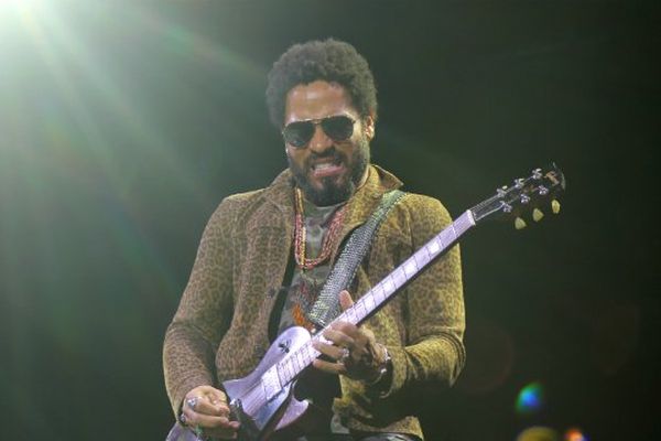 Lenny Kravitz sur la scène du Main Square Festival.