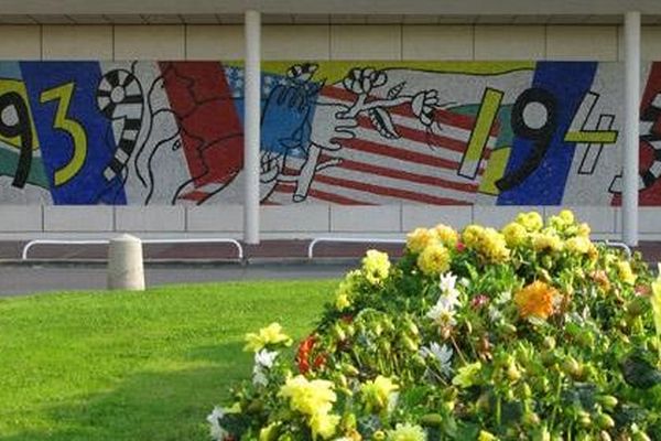 Une fresque du Centre hospitalier mémorial France - États-Unis, à Saint-Lô (Manche)