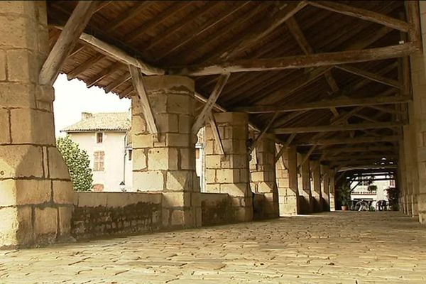 Les halles de Couhé 