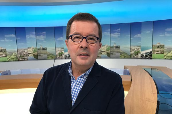 René Martin, l'organisateur de la Folle Journée de Nantes, sur le plateau de France 3 Pays de la Loire, le 8 janvier 2020