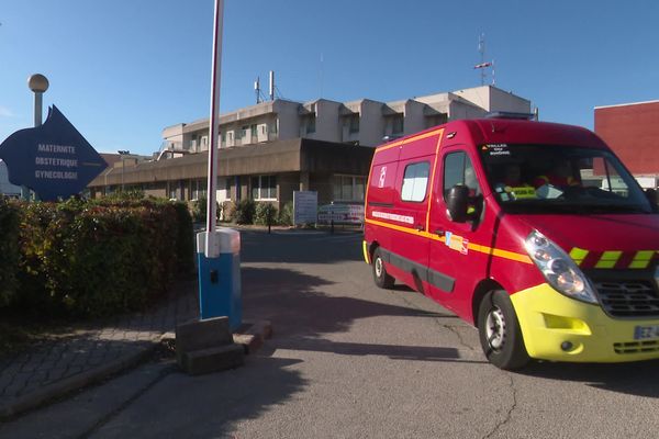 La direction de l'hôpital d'Orange prévoit la suppression de 26 postes, dont 12 d'aides-soignants ou infirmiers.