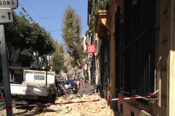 Une partie d'un balcon s'est détachée 43 avenue des Chartreux à Marseille