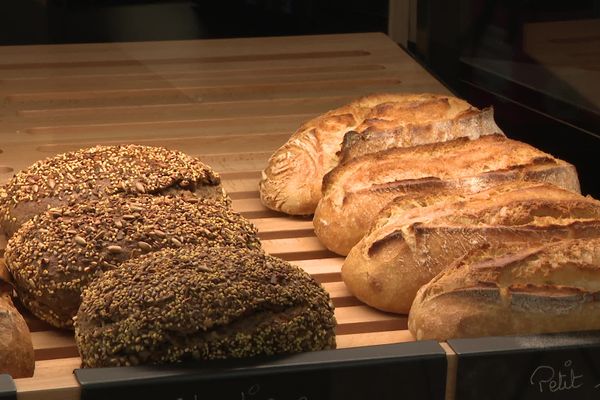 Des miches de pain à la boulangerie de Nicolas Amaté à Lons-le-Saunier (Jura), le 8 février 2024.