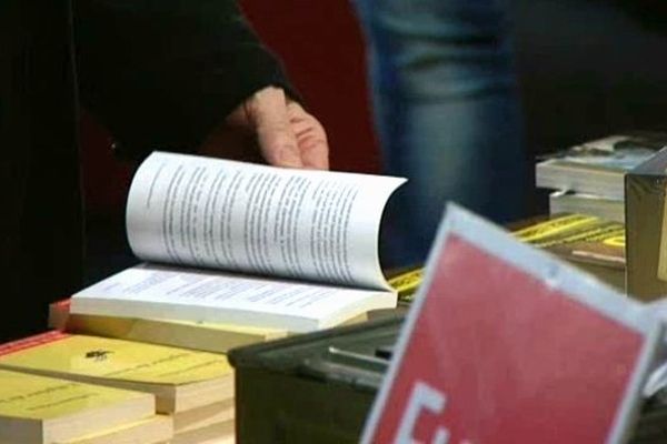 Le salon du livre de Péronne est un événement annuel organisé par la bibliothèque de la ville.