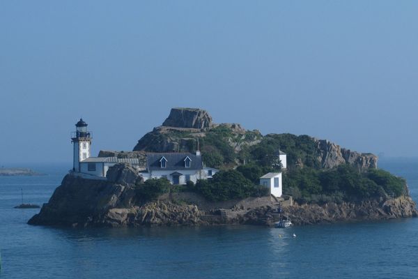 PHARE DE L'ILE LOUET