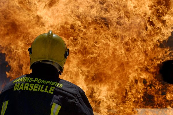 Centre de formation du bataillon des marins pompiers de Marseille au Centre d'entrainement aux techniques incendie et survie à l'Estaque