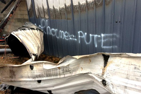 Un des tags retrouvés sur un mur du centre d'engraissment de Saint-Martial-le-Vieux après l'incendie