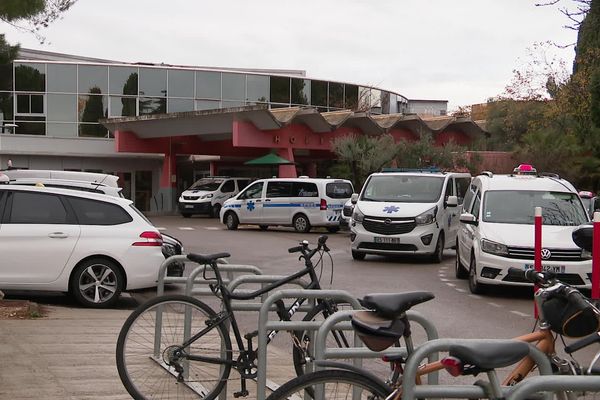 Au moment du compte-rendu de l'opération, le CHU de Montpellier assure que le patient "ne montre pas d’anomalie liée à la chute ou au geste de la biopsie".