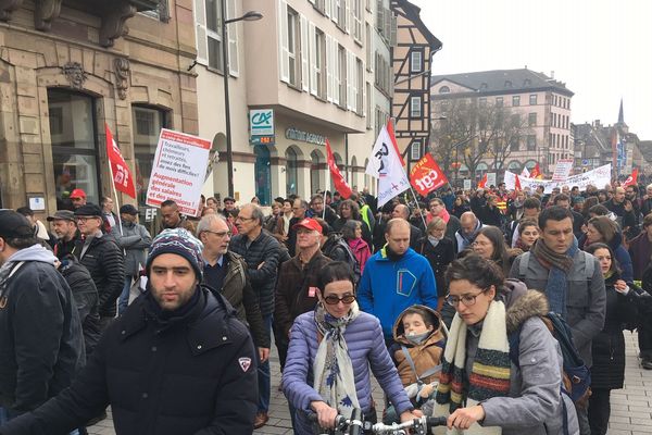 A Strasbourg, entre 9.000 et 10.000 personnes ont manifesté contre la réforme des retraites le jeudi 9 janvier.