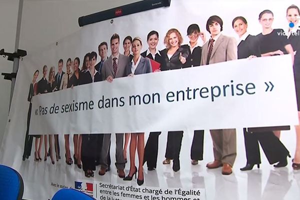 La charte en ligne, lancée ce mardi 22 octobre, vise à sensibiliser les entreprises sur le sexisme au travail.