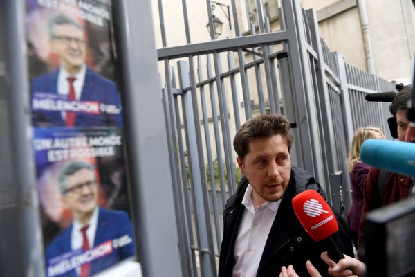 La nouvelle union populaire écologique et sociale est née de l'accord signé dimanche soir par Julien Bayou ( sur la photo), secrétaire national EELV, et l'équipe de la France Insoumise et son leader Jean-Luc Mélenchon. Quel accueil à cet accord en Gironde ?