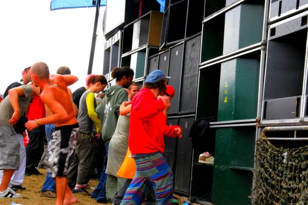 Le préfet de Maine-et-Loire interdit tout transport de matériel de son et tout rassemblement de type teknival du 14 au 17 août