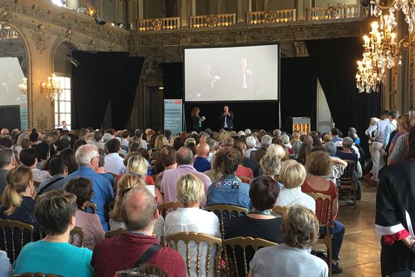 Le grand salon de l'hôtel de ville, plein comme d'habitude, lors de l'édition 2018